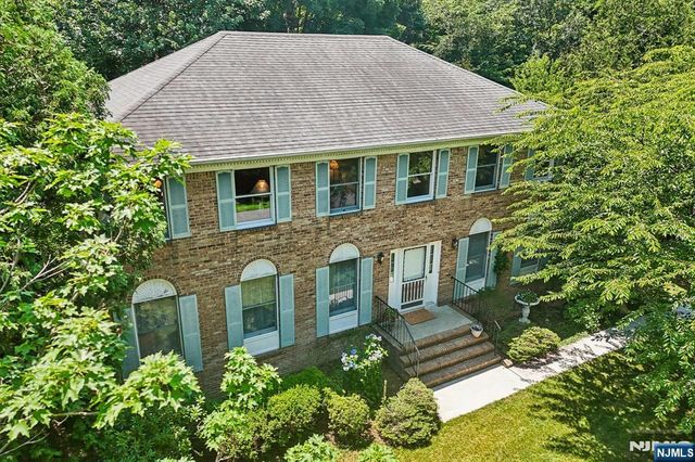 95 Turret Street, Park Ridge, NJ 07656