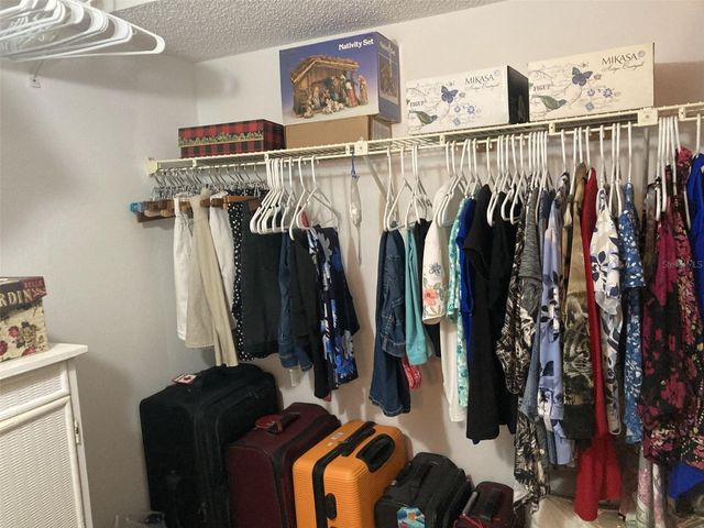 6002 OAK CREEK LANE 1925, Bradenton, FL 34210