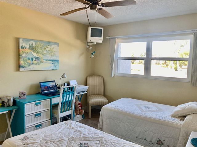 6002 OAK CREEK LANE 1925, Bradenton, FL 34210