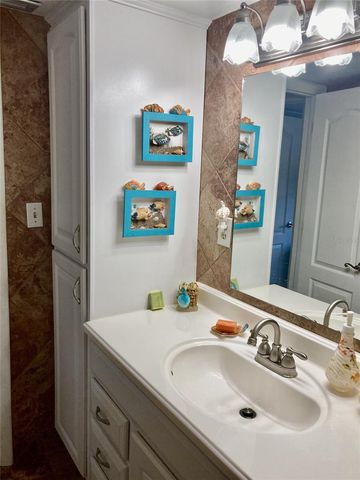 6002 OAK CREEK LANE 1925, Bradenton, FL 34210