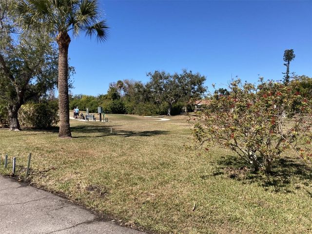 6002 OAK CREEK LANE 1925, Bradenton, FL 34210