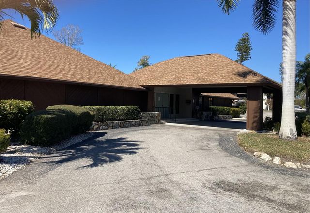 6002 OAK CREEK LANE 1925, Bradenton, FL 34210