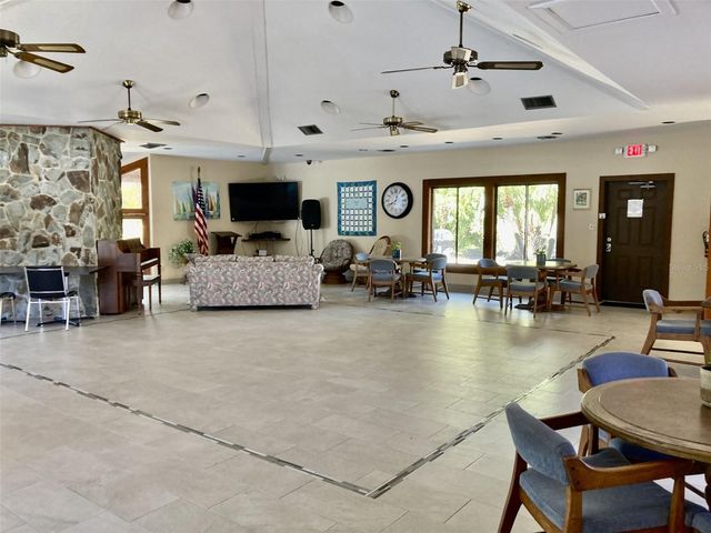 6002 OAK CREEK LANE 1925, Bradenton, FL 34210