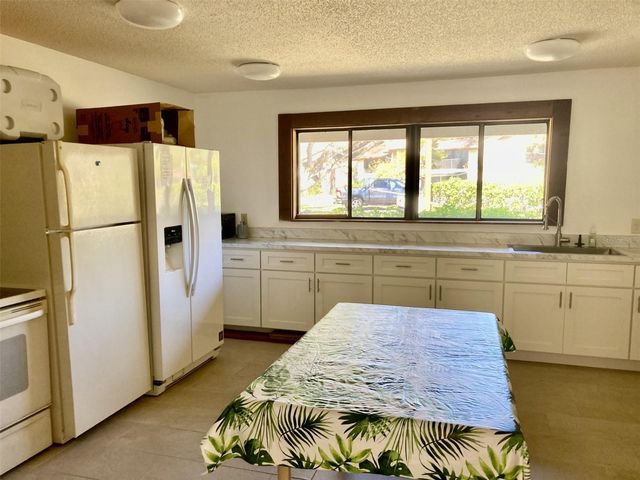 6002 OAK CREEK LANE 1925, Bradenton, FL 34210