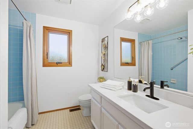 10831 56th Place W, Mukilteo, WA 98275