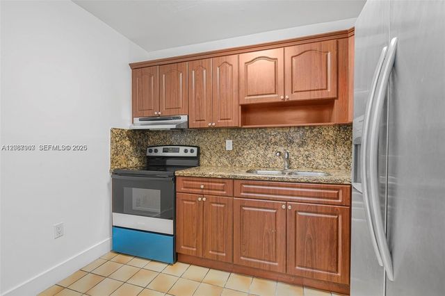 8095 NW 8th Street 215, Miami, FL 33126