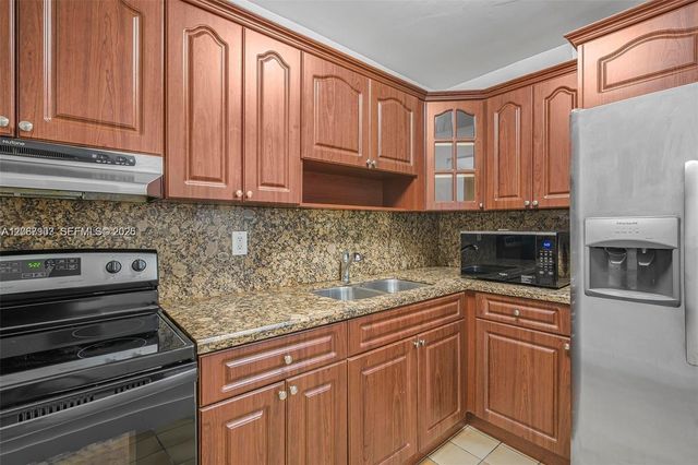 8095 NW 8th Street 215, Miami, FL 33126
