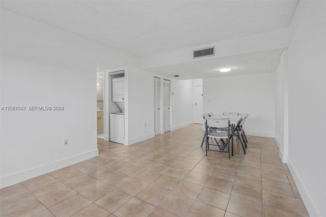 8095 NW 8th Street 215, Miami, FL 33126