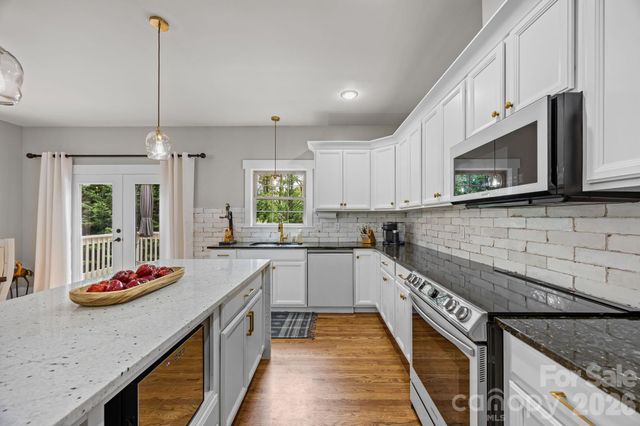 18 Oak Springs Drive, Arden, NC 28704