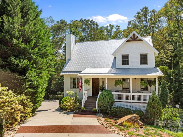 18 Oak Springs Drive, Arden, NC 28704