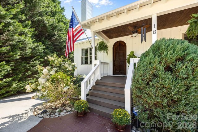 18 Oak Springs Drive, Arden, NC 28704