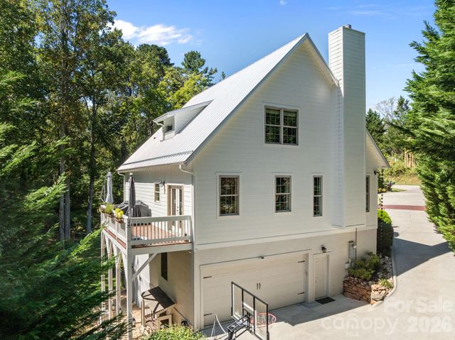 18 Oak Springs Drive, Arden, NC 28704