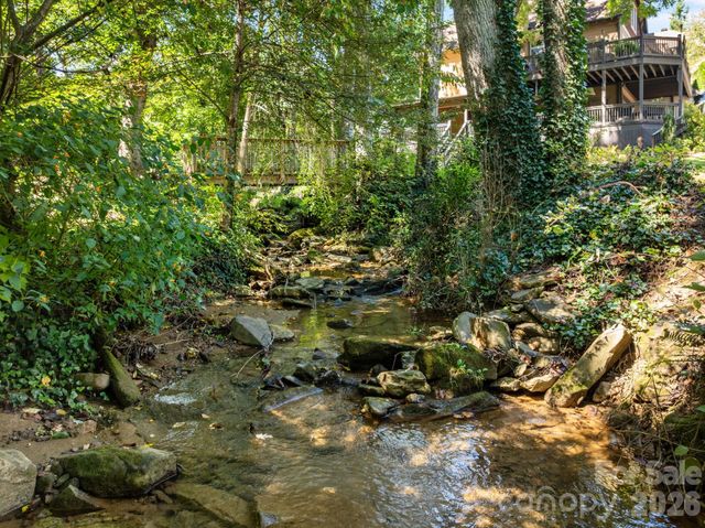 18 Oak Springs Drive, Arden, NC 28704