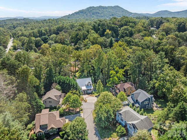 18 Oak Springs Drive, Arden, NC 28704