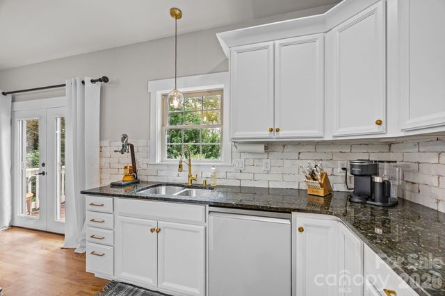 18 Oak Springs Drive, Arden, NC 28704