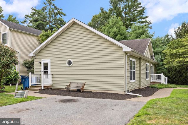 16 BARBERRY CT #A016, Newark, DE 19702