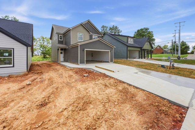 2665 Brewster Dr, Clarksville, TN 37042