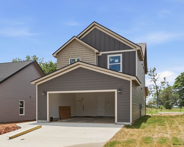 2665 Brewster Dr, Clarksville, TN 37042