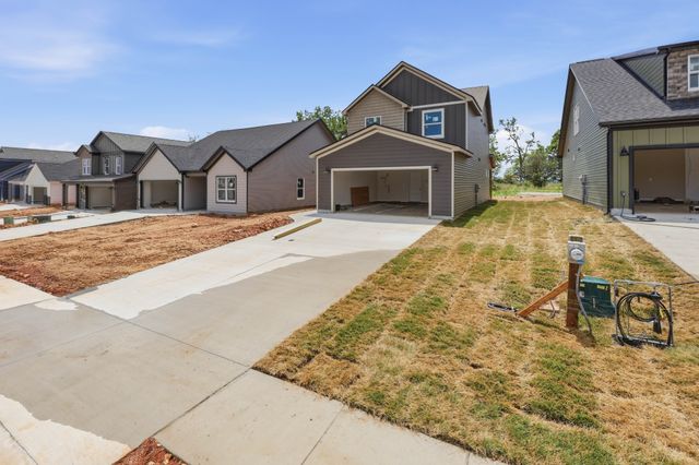 2665 Brewster Dr, Clarksville, TN 37042