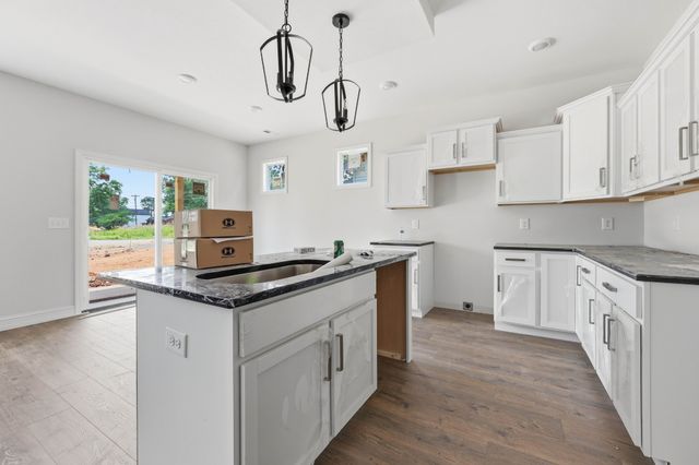 2665 Brewster Dr, Clarksville, TN 37042