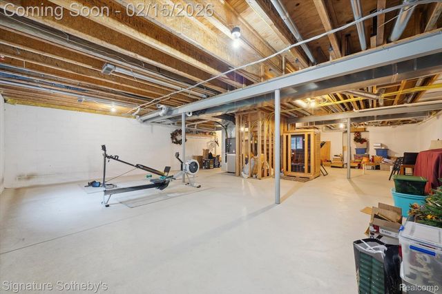 44843 Broadmoor Circle S, Northville, MI 48168