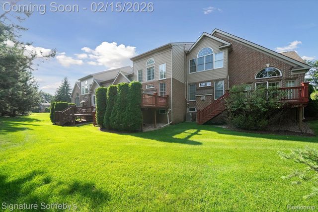 44843 Broadmoor Circle S, Northville, MI 48168