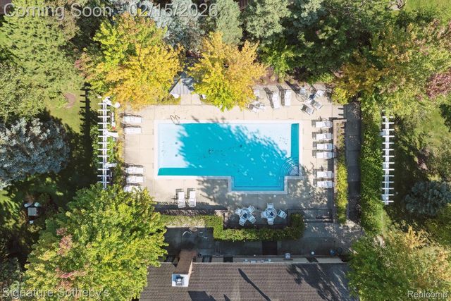 44843 Broadmoor Circle S, Northville, MI 48168