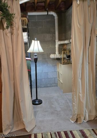 822 Poplar Ct, Raritan Twp., NJ 08822