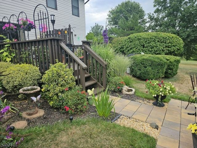 822 Poplar Ct, Raritan Twp., NJ 08822