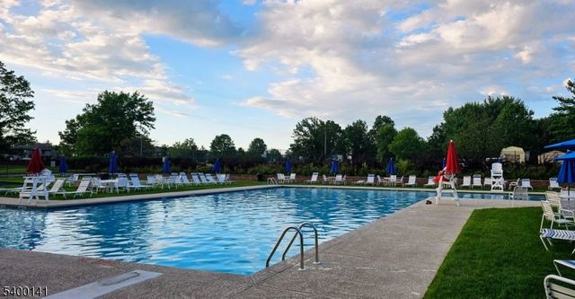 822 Poplar Ct, Raritan Twp., NJ 08822