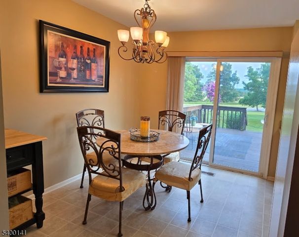 822 Poplar Ct, Raritan Twp., NJ 08822