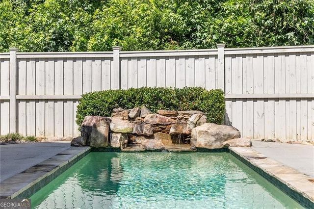 225 Arbor Garden Circle, Newnan, GA 30265