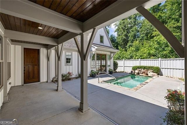 225 Arbor Garden Circle, Newnan, GA 30265