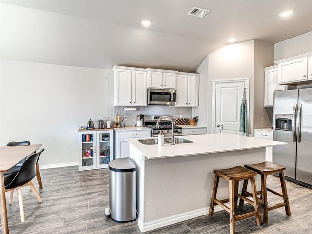 2912 Heather Haven, Moore, OK 73160