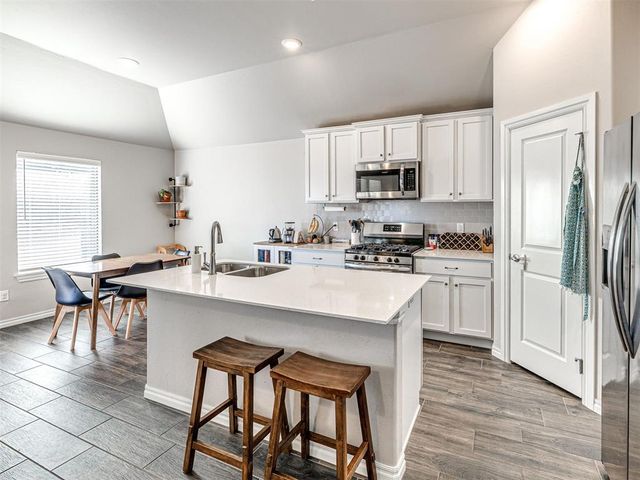 2912 Heather Haven, Moore, OK 73160