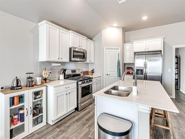 2912 Heather Haven, Moore, OK 73160