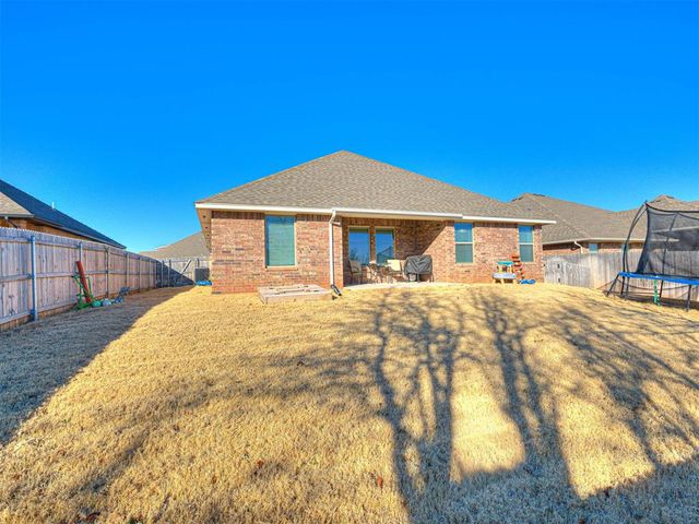 2912 Heather Haven, Moore, OK 73160