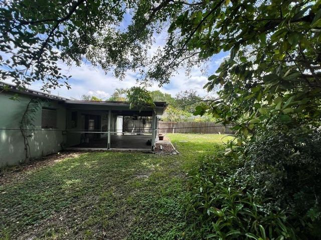 1732 NE 15TH Avenue, Fort Lauderdale, FL 33305