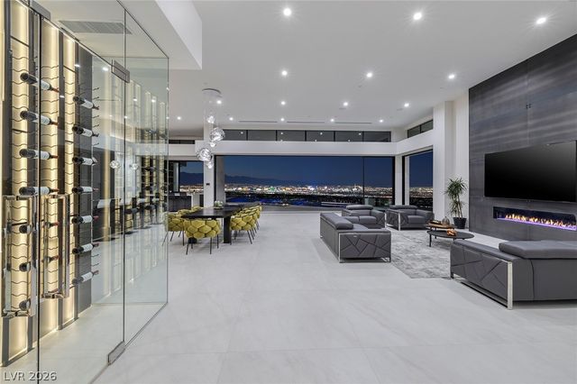 563 Grand Rim Drive, Henderson, NV 89012