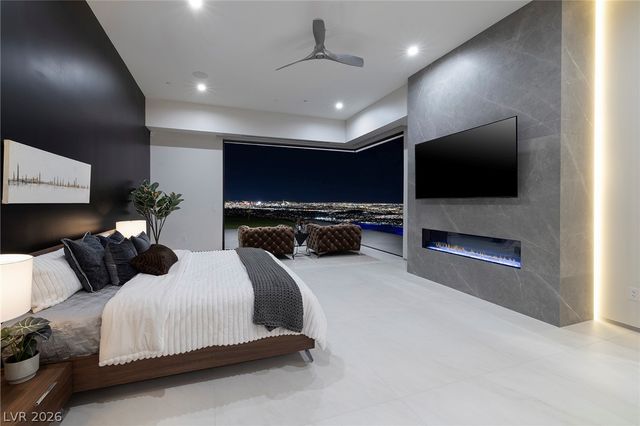 563 Grand Rim Drive, Henderson, NV 89012