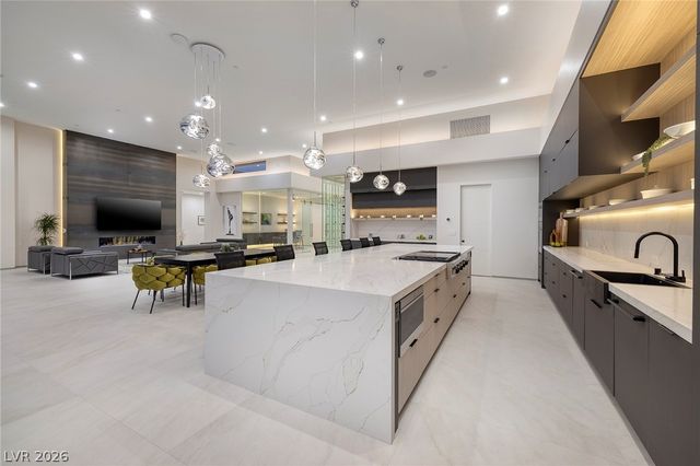 563 Grand Rim Drive, Henderson, NV 89012