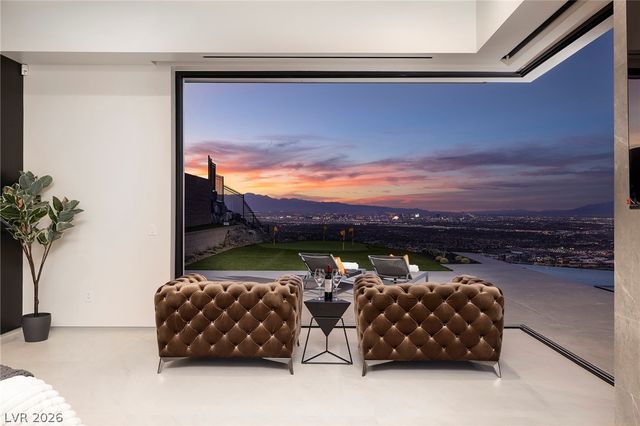 563 Grand Rim Drive, Henderson, NV 89012