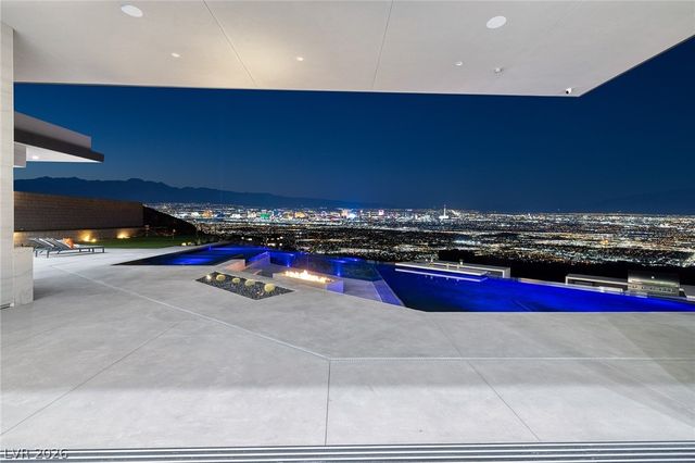 563 Grand Rim Drive, Henderson, NV 89012