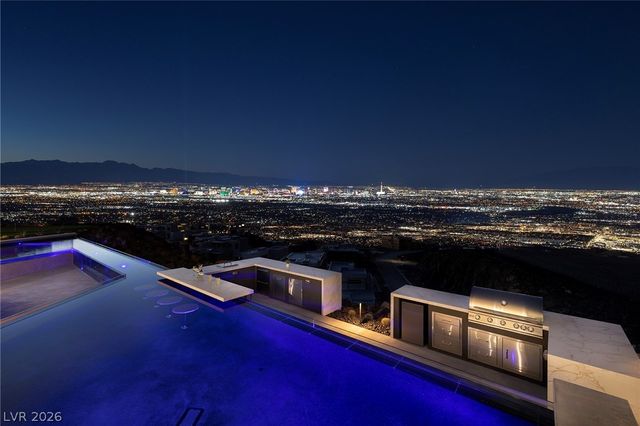 563 Grand Rim Drive, Henderson, NV 89012