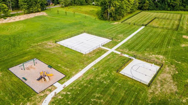 1846 Vista Lake Drive, Goshen Twp, OH 45122