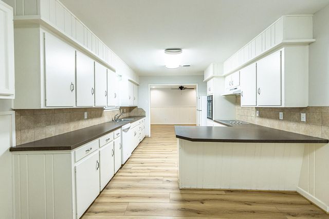 2601 33rd Street, Front, Lubbock, TX 79410