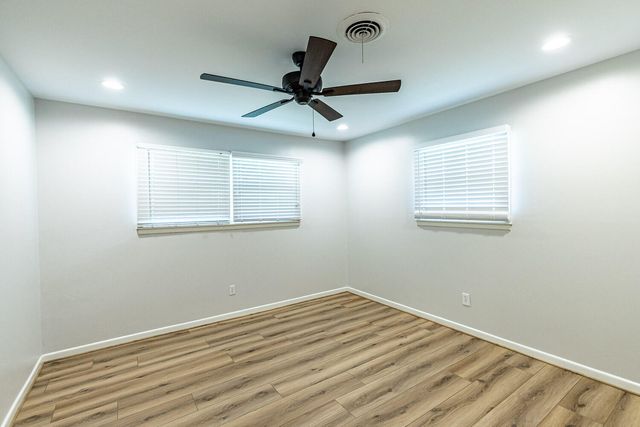2601 33rd Street, Front, Lubbock, TX 79410