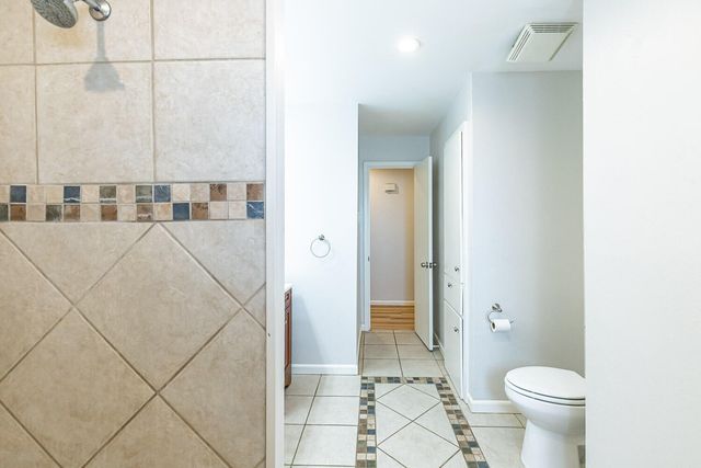 2601 33rd Street, Front, Lubbock, TX 79410