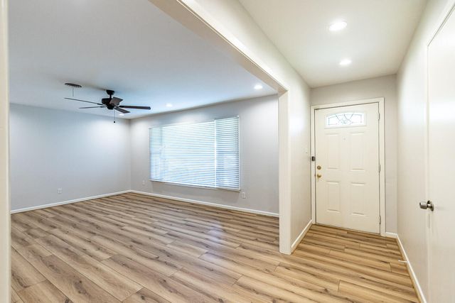 2601 33rd Street, Front, Lubbock, TX 79410
