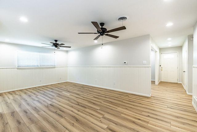 2601 33rd Street, Front, Lubbock, TX 79410